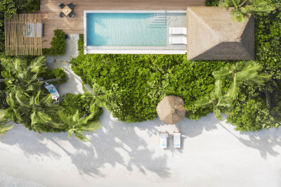 King Grand Beach Villa with Pool